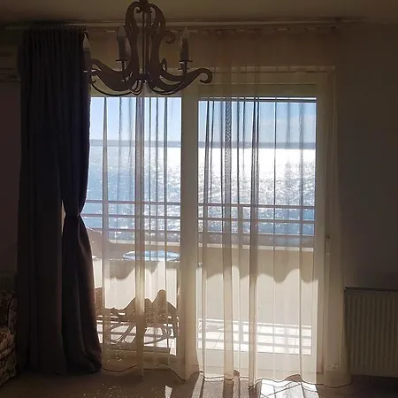 Voyage Apartment Mamaia